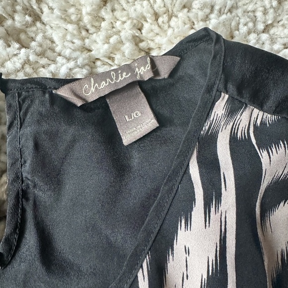 Charlie Jade vintage color block animal print vintage simple easy top. - Picture 2 of 3